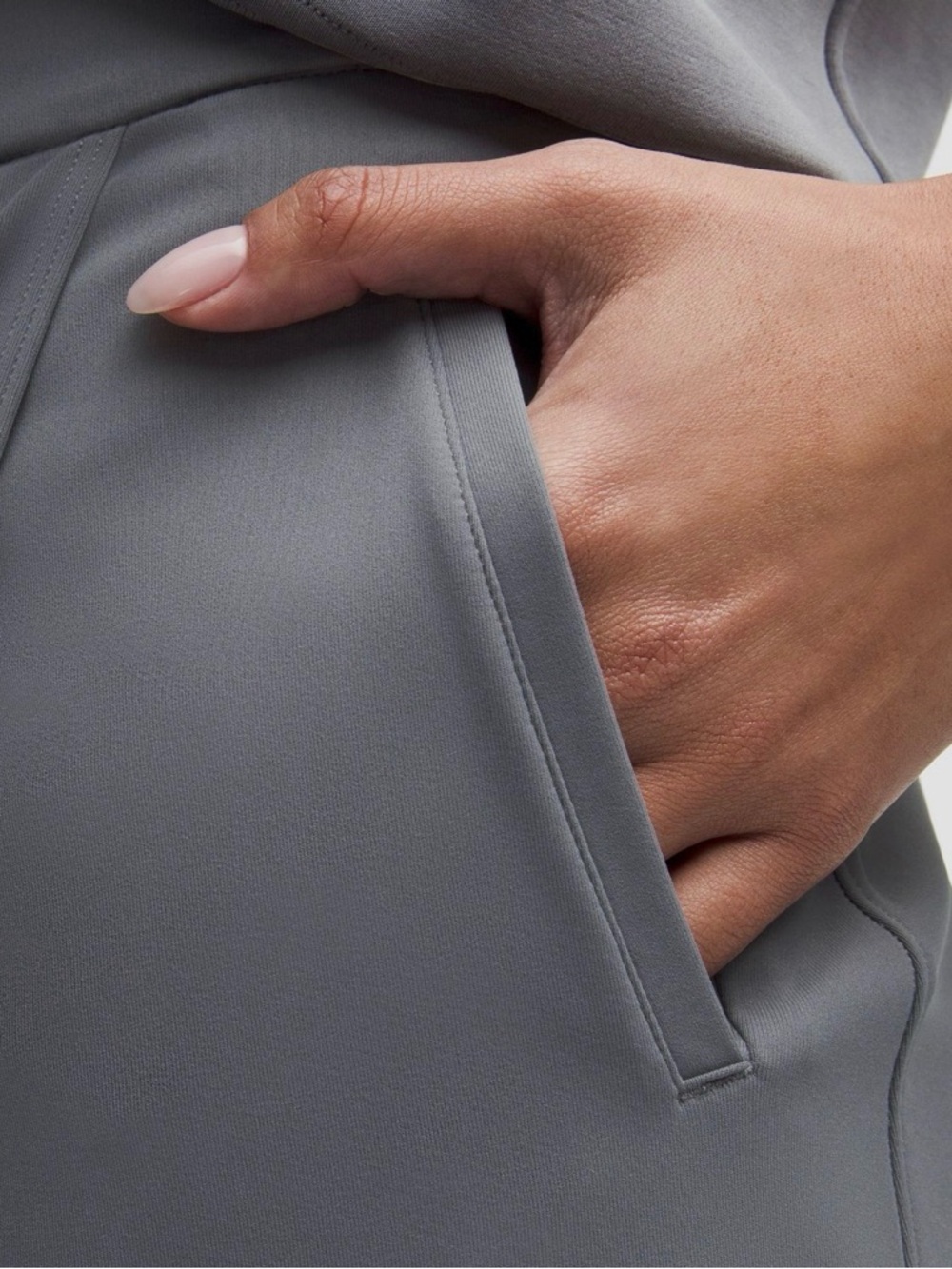 lululemon athletica Slate Gray Wrap Maxi Skirt

Daydrift High-Rise Maxi Skirt. - Picture 4 of 7